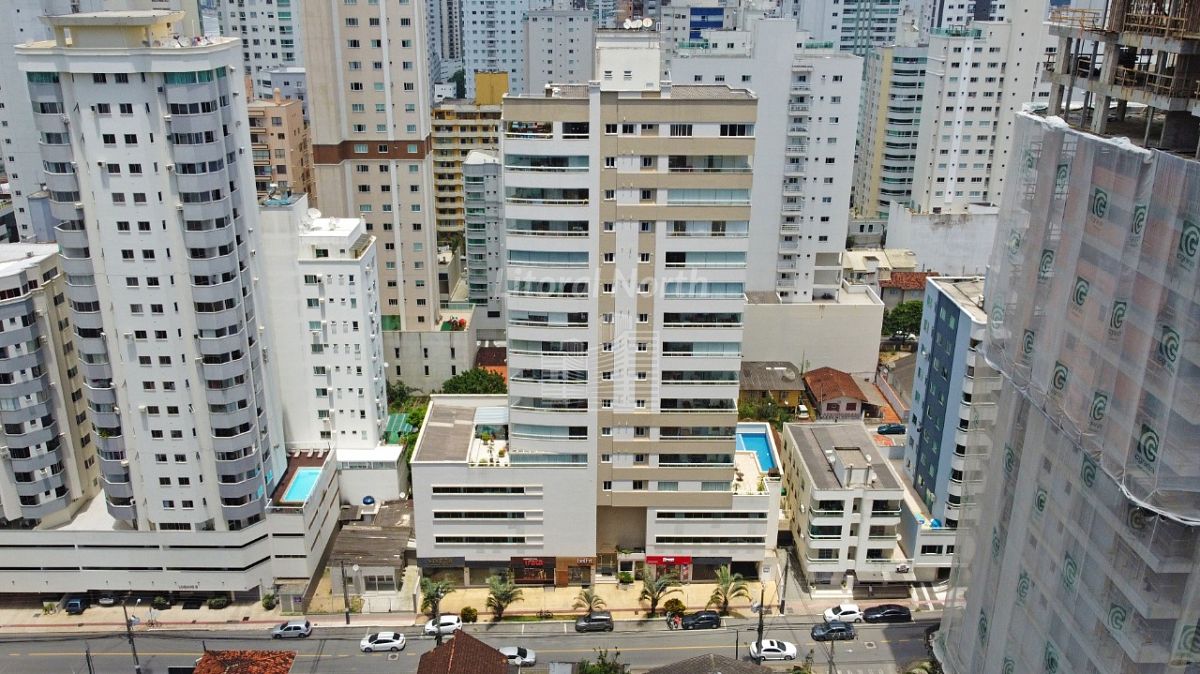 Apartamento de 3 quartos, 235m² no bairro Pioneiros, em Balneário Camboriú | Eu Corretor