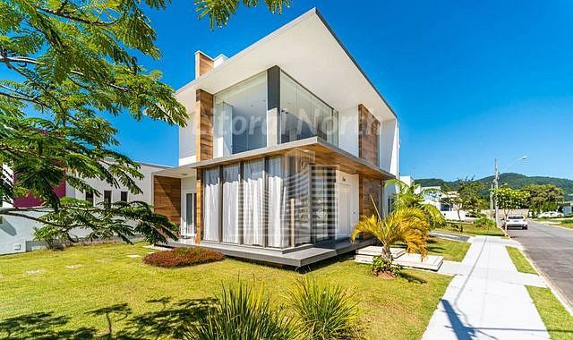 Casa de Condomínio de 4 quartos, 350m² no bairro Santa Regina, em Camboriú | Eu Corretor