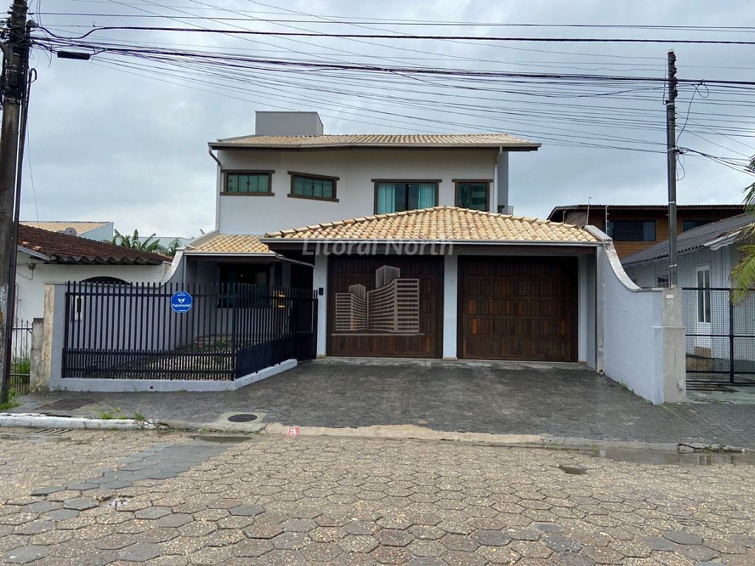 Casa de 3 quartos, 231m² no bairro São João, em Itajaí | Eu Corretor