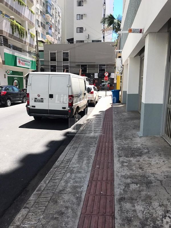 Loja / Salão / Ponto Comercial de no bairro Centro, em Balneário Camboriú | Eu Corretor