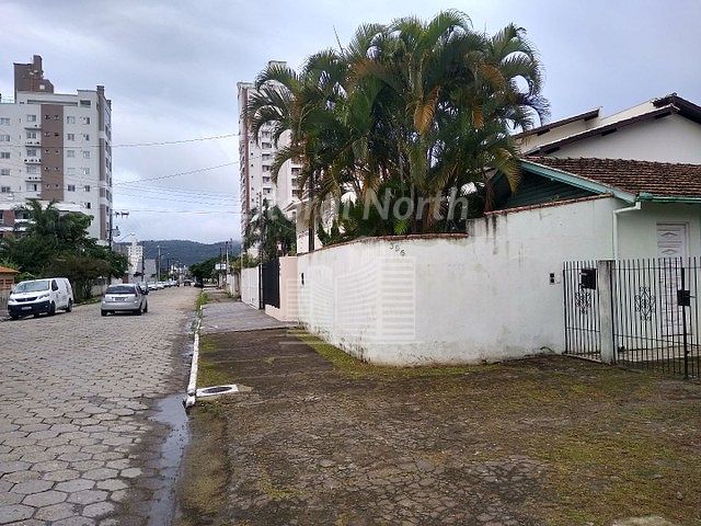 Lote/Terreno de 600m² no bairro Vila Operária, em Itajaí | Eu Corretor