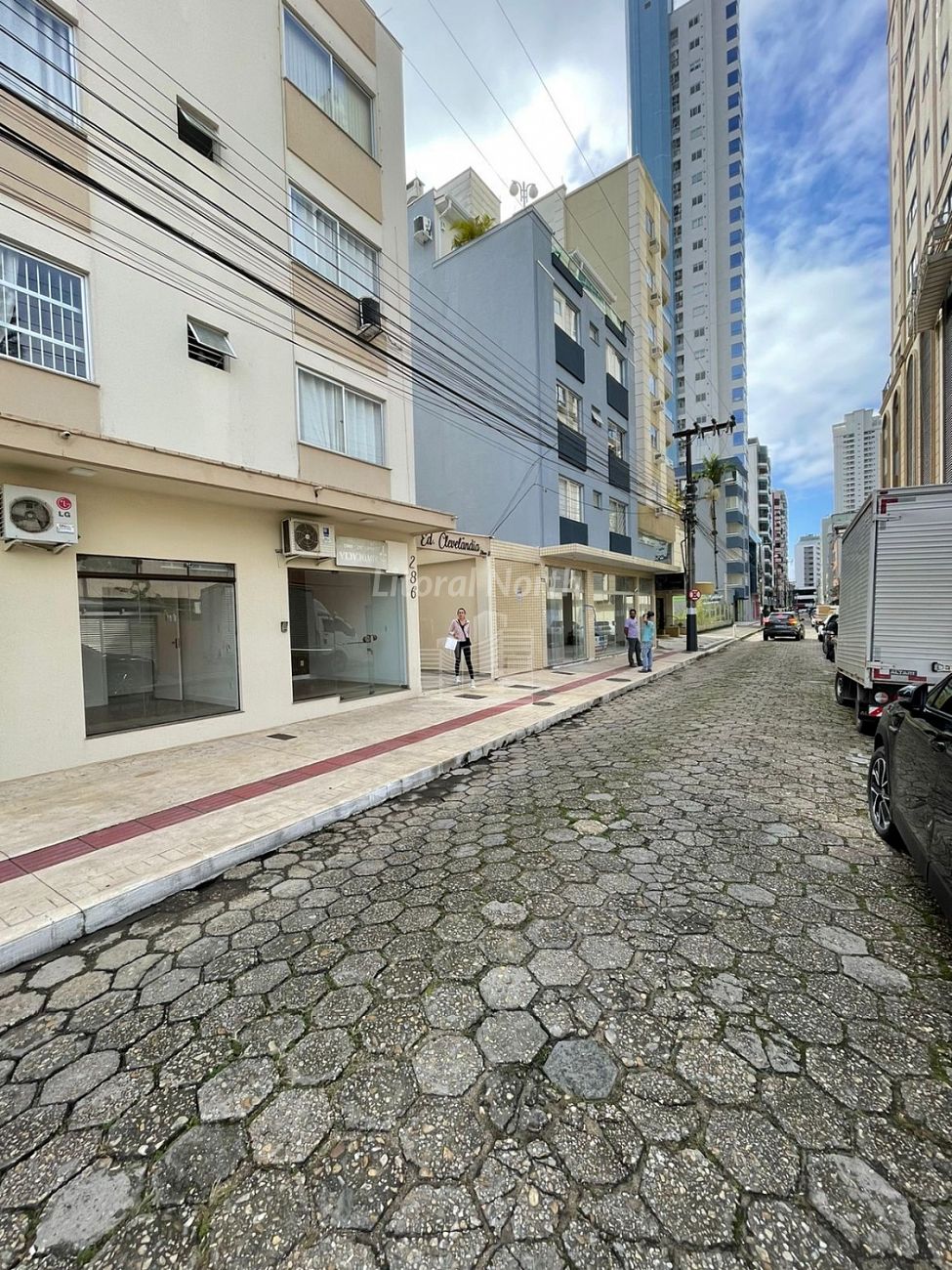 Sala Comercial de 80m² no bairro Centro, em Balneário Camboriú | Eu Corretor