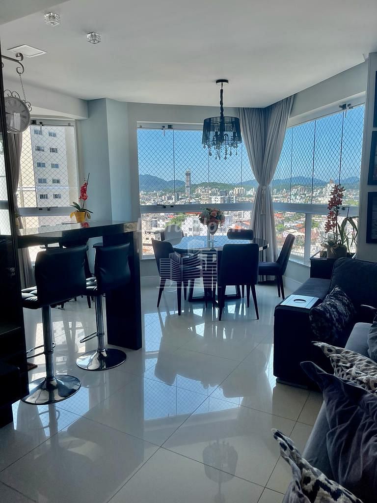 Apartamento de 3 quartos, 136m² no bairro Centro, em Balneário Camboriú | Eu Corretor